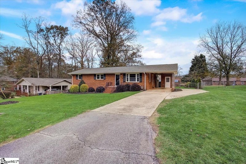 Property image 2 at 6 Tazewell Drive, Greenville, SC 29617