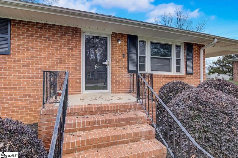 Property image 5 at 6 Tazewell Drive, Greenville, SC 29617