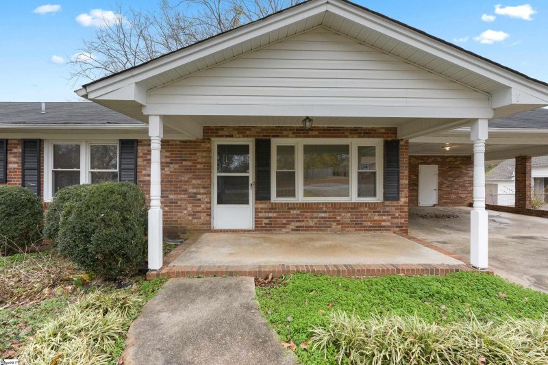 Property image 3 at 18 Embry Street, Taylors, SC 29687
