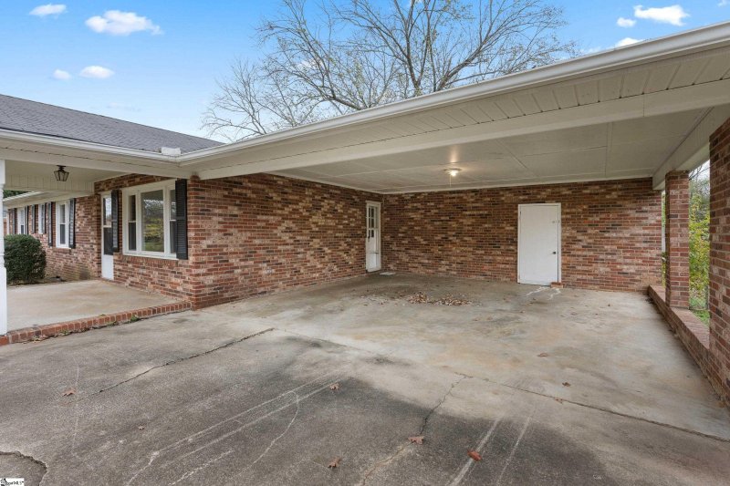 Property image 4 at 18 Embry Street, Taylors, SC 29687