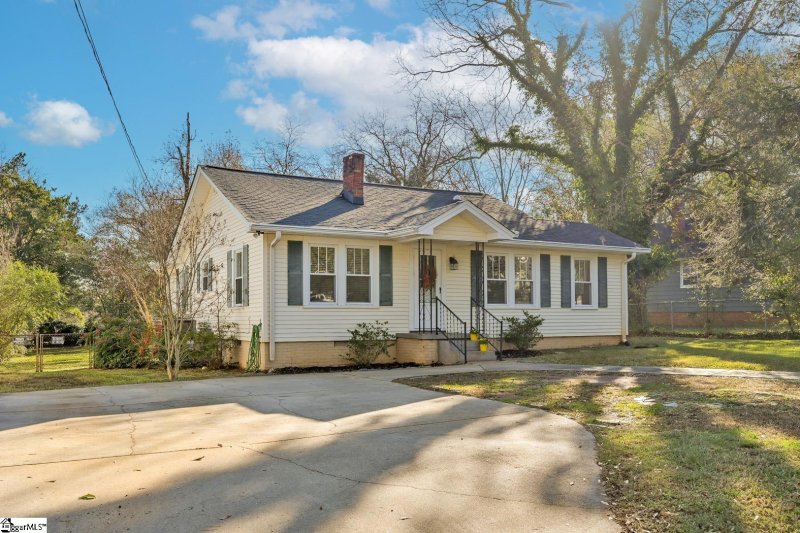 Property image 2 at 110 Alice Street, Greenville, SC 29611