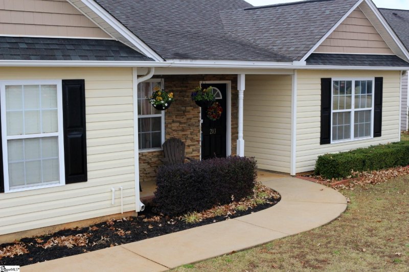 Property image 2 at 203 Luke Allen Drive, Moore, SC 29369
