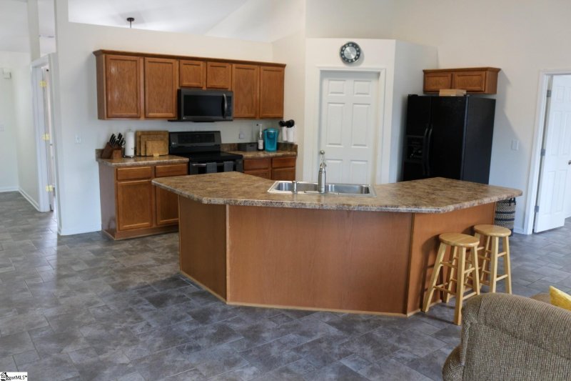 Property image 5 at 203 Luke Allen Drive, Moore, SC 29369