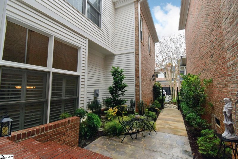 Property image 3 at 1400 Thornblade Boulevard, Greer, SC 29650