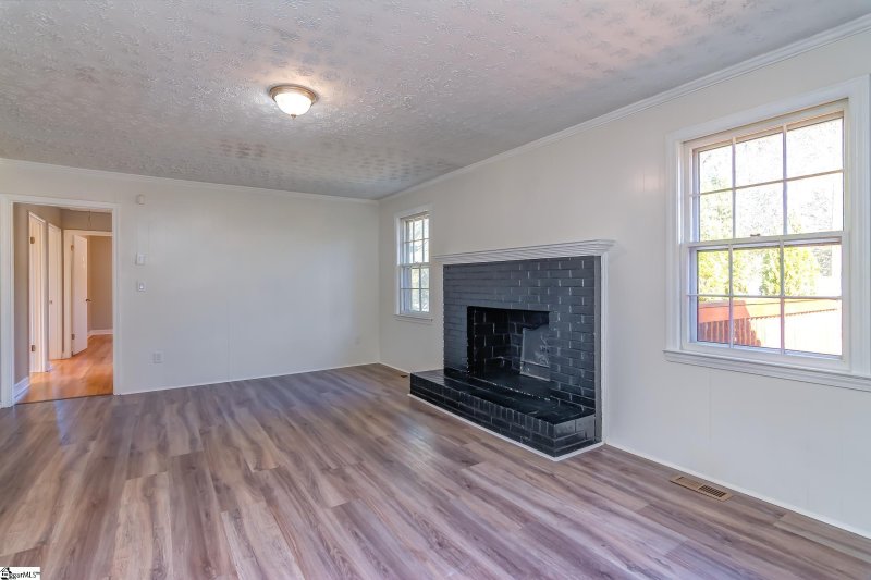 Property image 4 at 2 Vicksburg Drive, Greenville, SC 29617