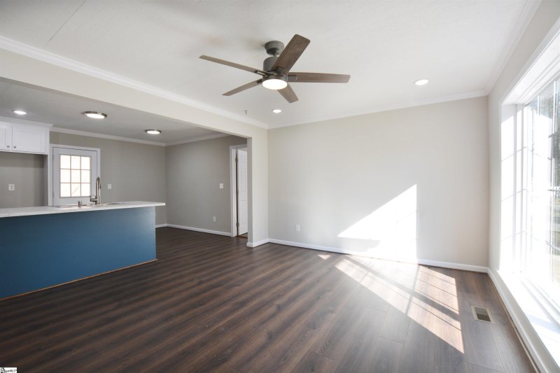 Property image 4 at 19 Flower Drive, Greenville, SC 29605