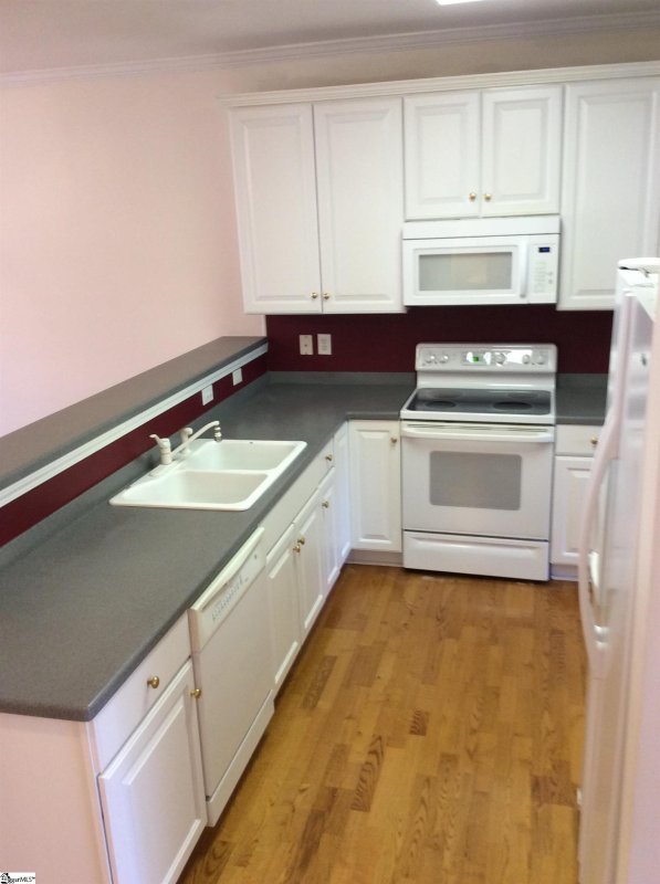Property image 3 at 914 Crestwyck Lane, Greenville, SC 29615