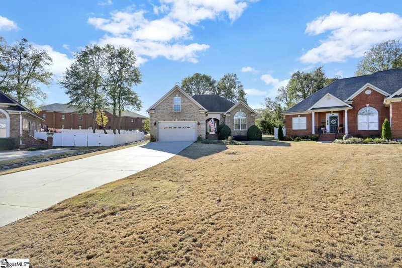 Property image 2 at 120 Banbury Circle, Simpsonville, SC 29681-2971