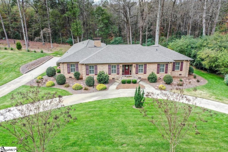 Property image 2 at 211 Terramont Drive, Greenville, SC 29615