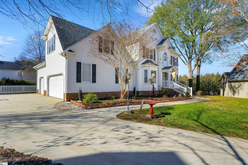 Property image 2 at 16 Stone Mill Court, Taylors, SC 29687