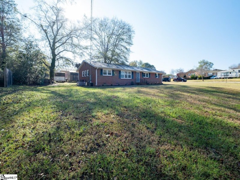 Property image 3 at 119 Iris Drive, Easley, SC 29642