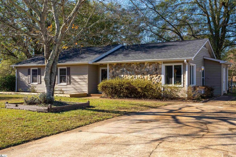 Property image 3 at 104 Dorian Drive, Simpsonville, SC 29680