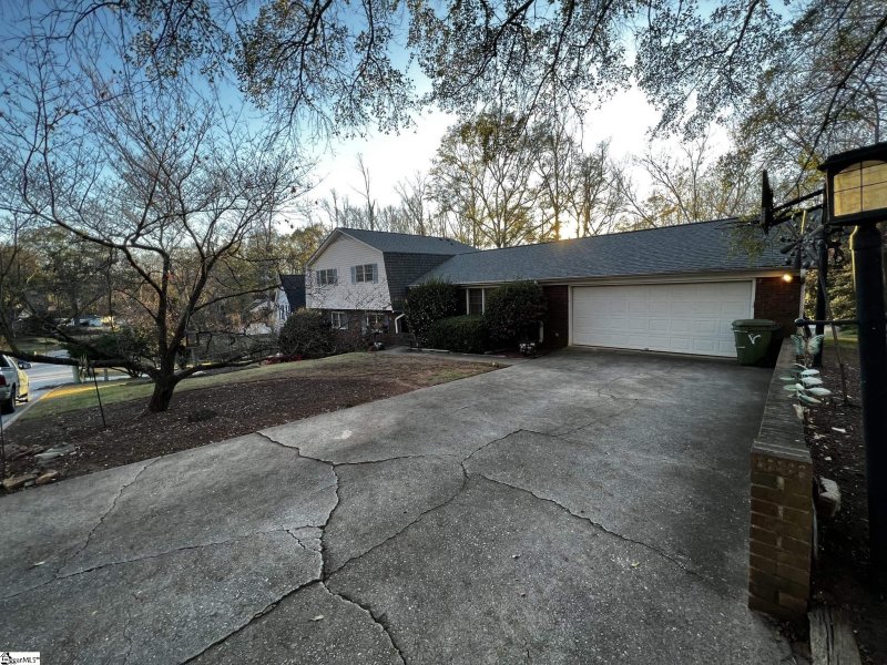 Property image 2 at 214 Anders Avenue, Mauldin, SC 29662-2338