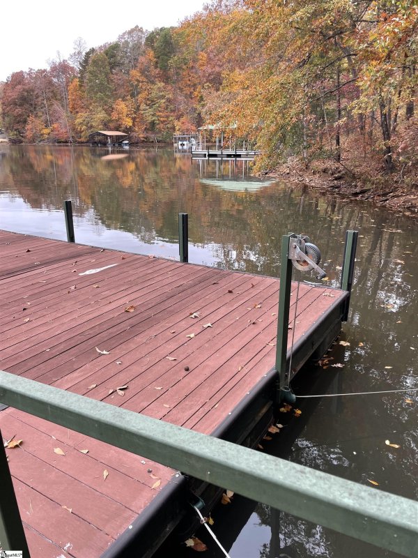 Property image 3 at 185 W Waters Edge Drive, West Union, SC 29696