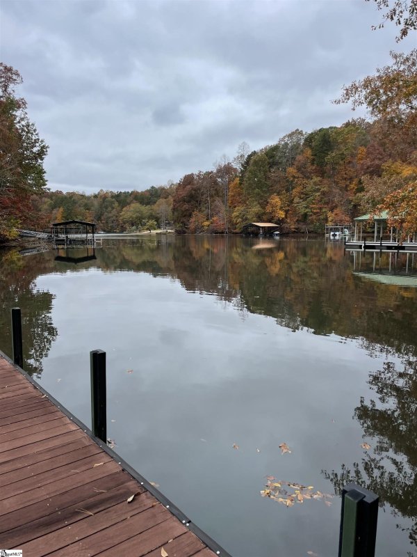 Property image 5 at 185 W Waters Edge Drive, West Union, SC 29696