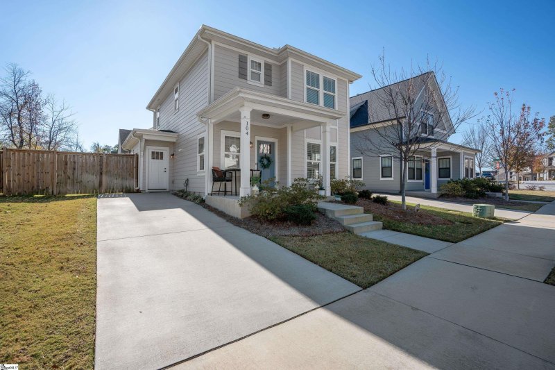 Property image 2 at 104 Greenridge Drive, Greenville, SC 29607
