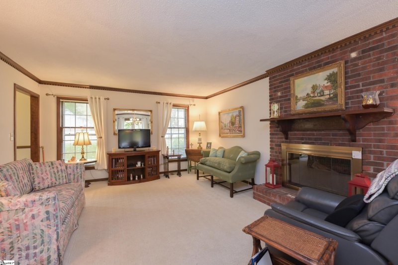 Property image 3 at 322 Saratoga Drive, Greer, SC 29650