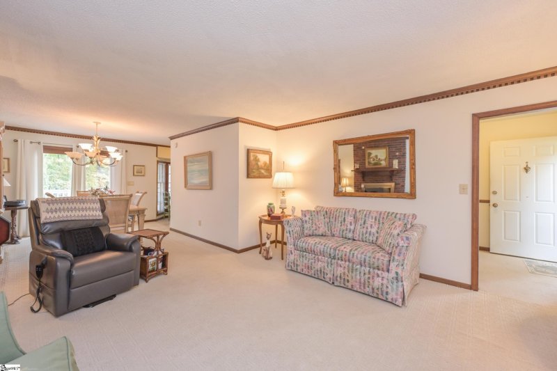 Property image 4 at 322 Saratoga Drive, Greer, SC 29650