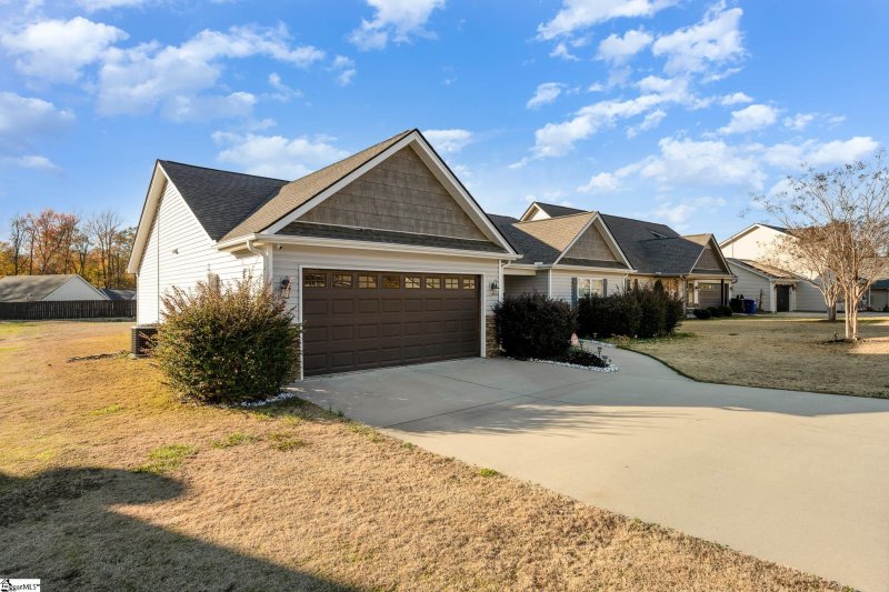 Property image 3 at 108 Queensland Court, Fountain Inn, SC 29644