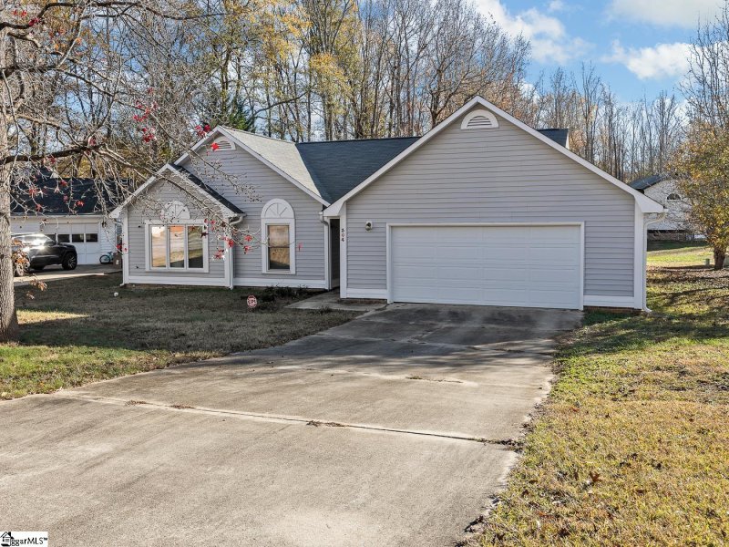 Property image 2 at 304 Boxelder Lane, Simpsonville, SC 29680