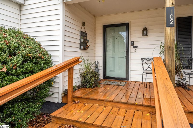Property image 4 at 102 Glenda Lane, Greenville, SC 29607