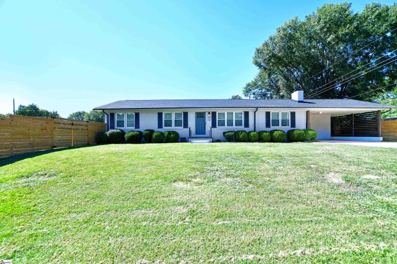 Property image 2 at 102 Bear Drive, Greenville, SC 29605