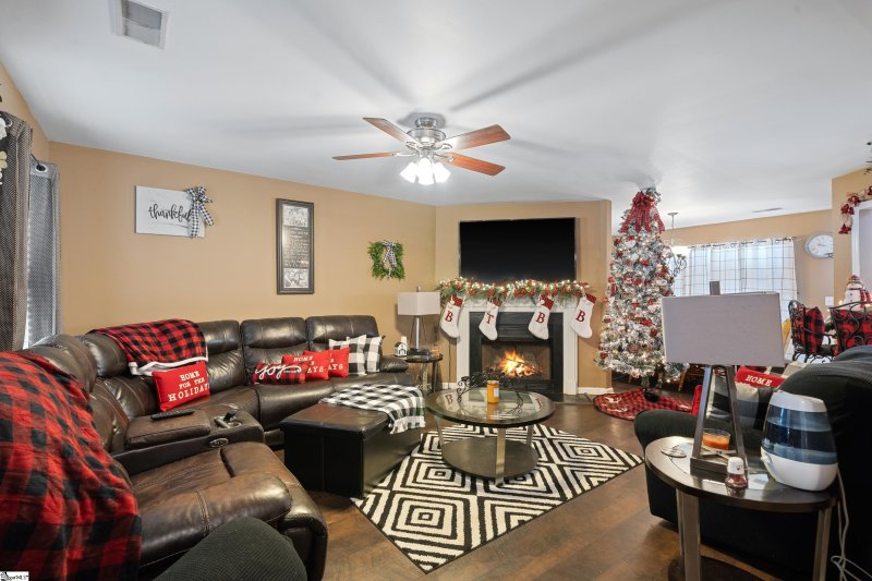 Property image 5 at 19 Martele Court, Simpsonville, SC 29680
