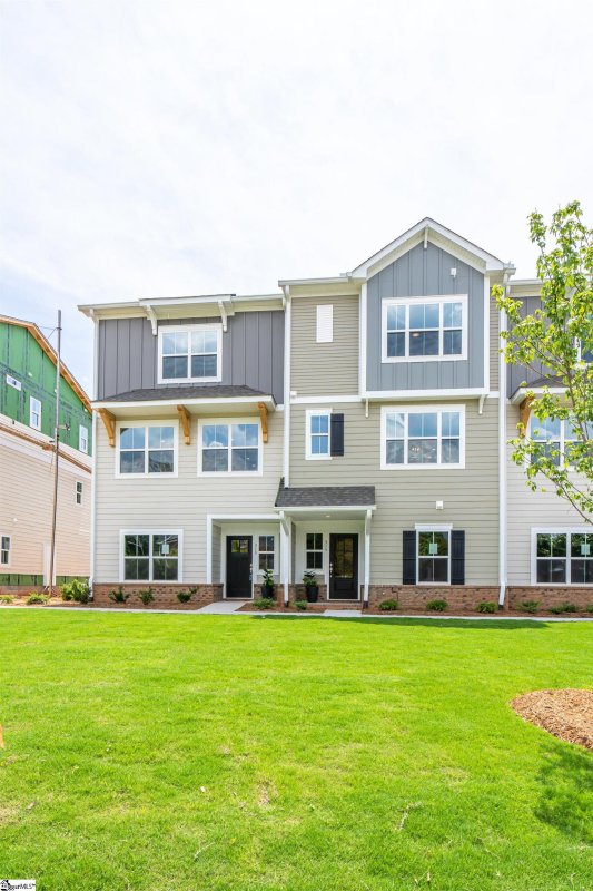 Property image 5 at 303 Pete Hollis Boulevard, Greenville, SC 29601