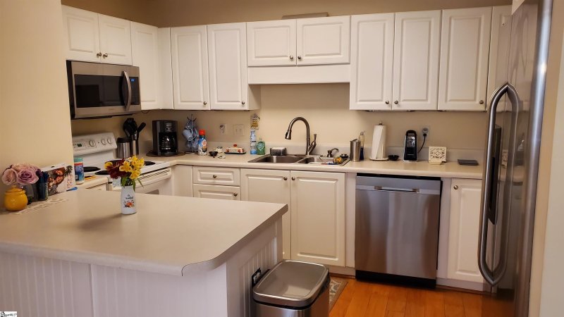 Property image 5 at 522 Cliffview Court, Greer, SC 29650-4579