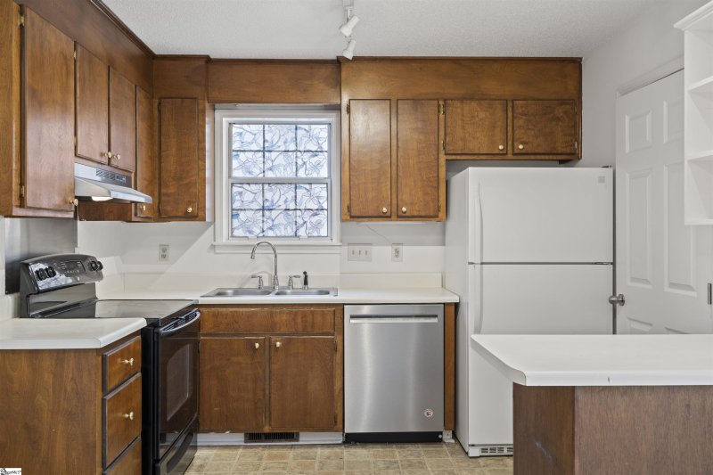 Property image 5 at 1018 Summit Drive, Greenville, SC 29609