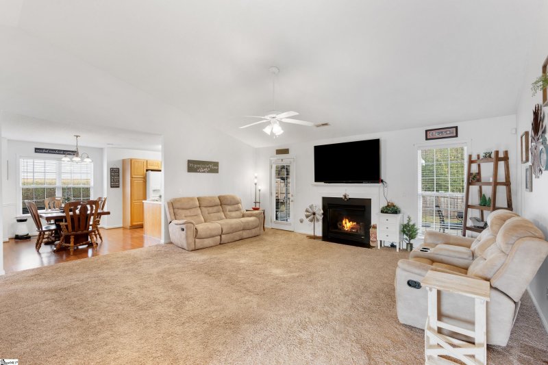 Property image 3 at 521 Cardinal Woods Way, Easley, SC 29642