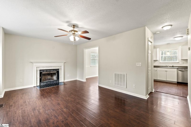 Property image 3 at 1411 Winding Way, Taylors, SC 29687