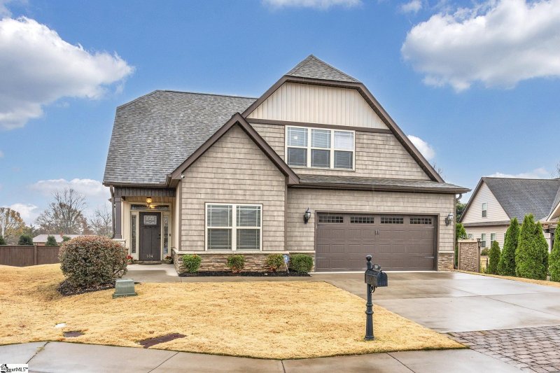 Property image 2 at 104 Redbay Court, Easley, SC 29640