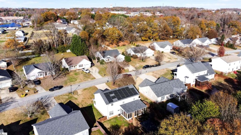 Property image 3 at 27 Michell Drive, Taylors, SC 29687