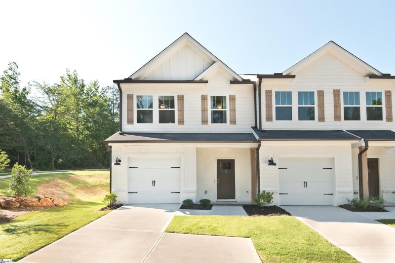 3 Grey Oak Trail