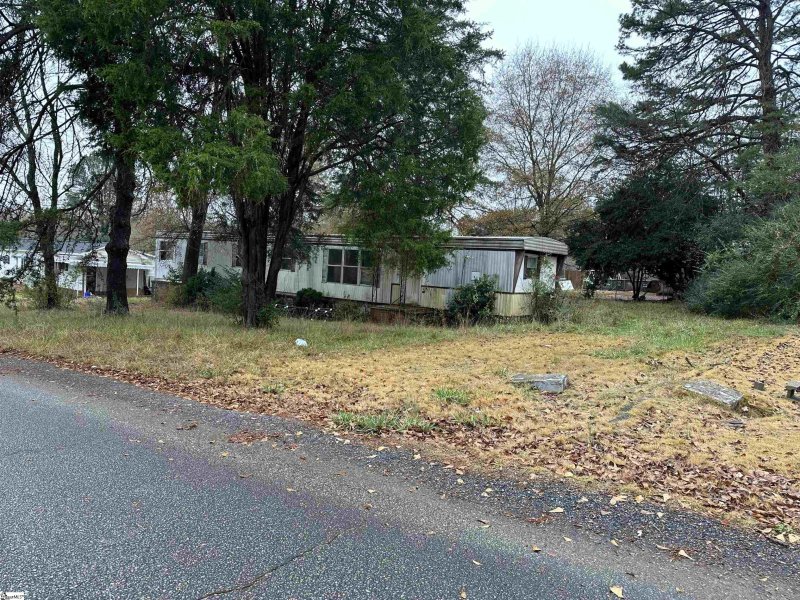 Property image 2 at 209 Penrose Lane, Wellford, SC 29385