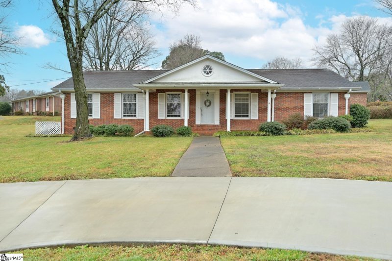 Property image 2 at 513 Butler Springs Road, Greenville, SC 29615