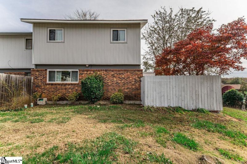 Property image 4 at 1 Briarcreek Place, Greenville, SC 29615