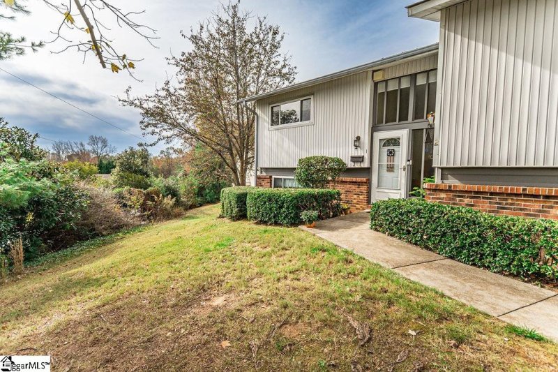 Property image 5 at 1 Briarcreek Place, Greenville, SC 29615