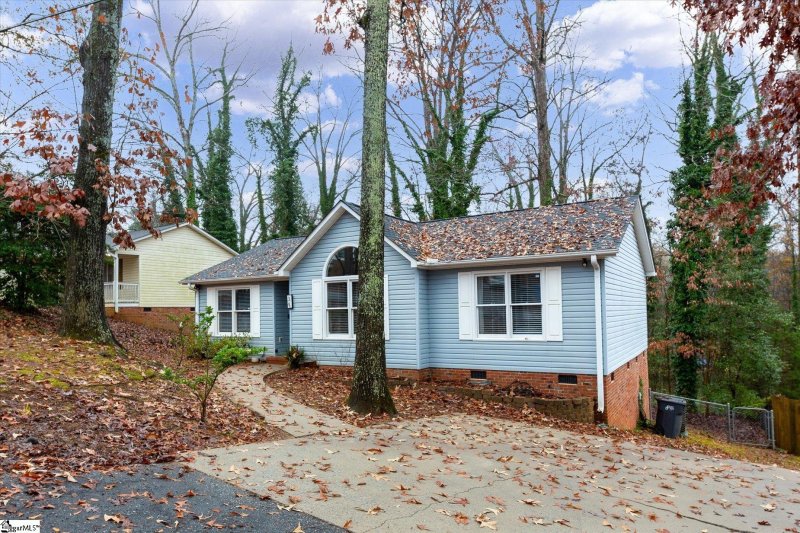 Property image 3 at 34 Miracle Drive, Greenville, SC 29605