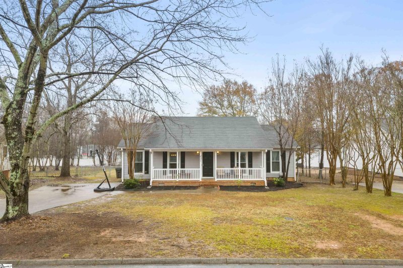 Property image 2 at 431 Laurel Tree Lane, Simpsonville, SC 29681