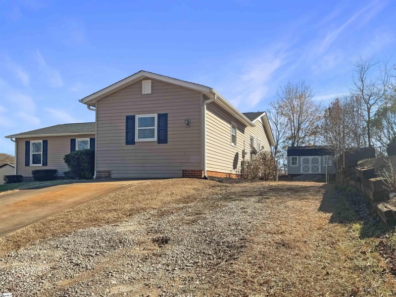 Property image 3 at 303 Foxborough Road, Spartanburg, SC 29303