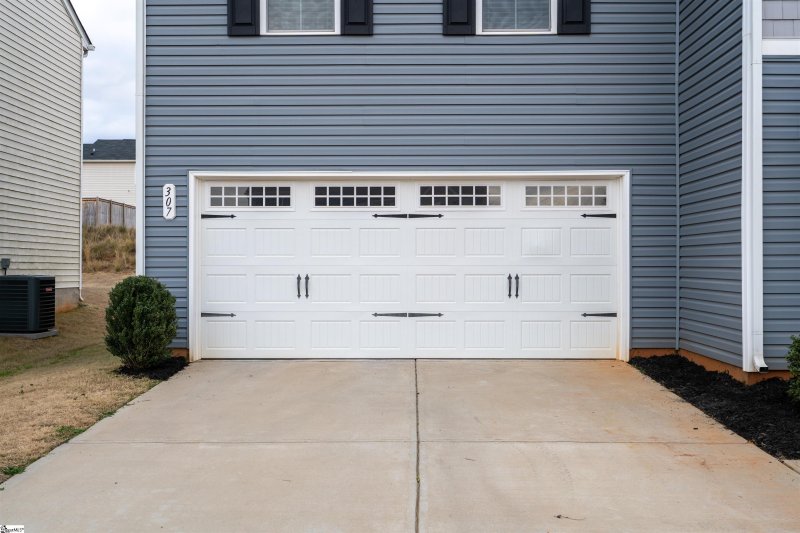 Property image 4 at 307 Maplestead Farms Court, Greenville, SC 29617