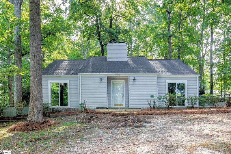 105 Fernande Drive