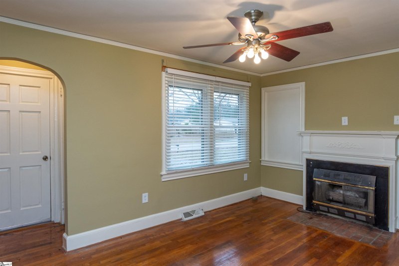 Property image 3 at 5 Courtney Circle, Greenville, SC 29617