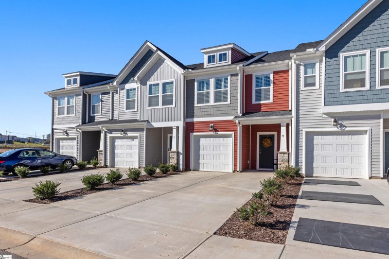 Property image 2 at 9 Mardale Lane, Greenville, SC 29609