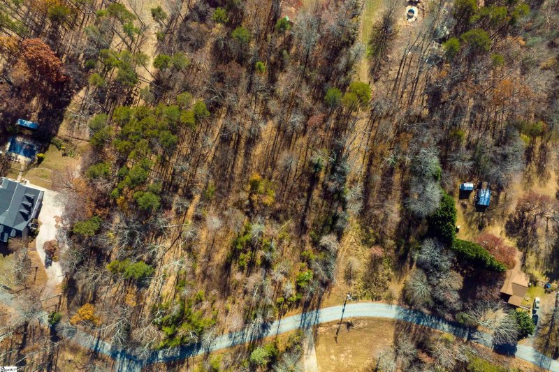 Property image 2 at 211 Fairview Drive, Greenville, SC 29609