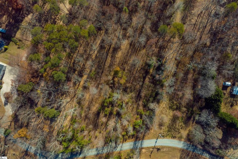 Property image 4 at 211 Fairview Drive, Greenville, SC 29609