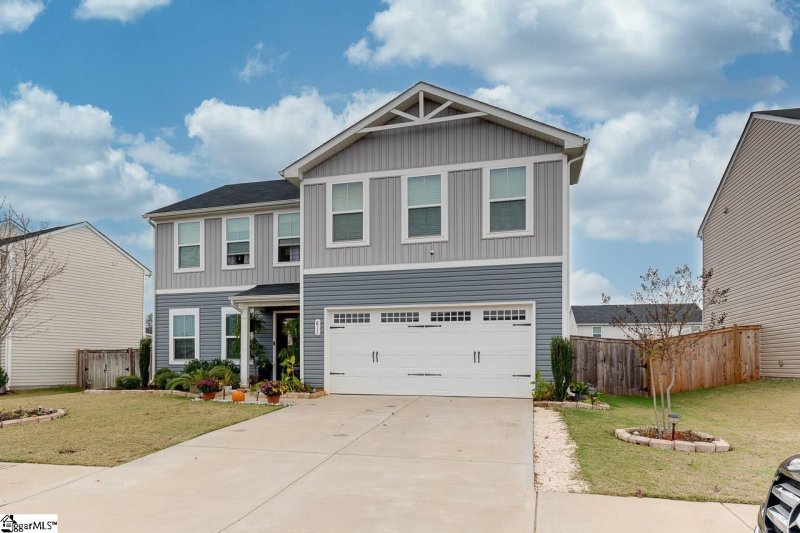 Property image 3 at 811 Danforth Drive, Greenville, SC 29617