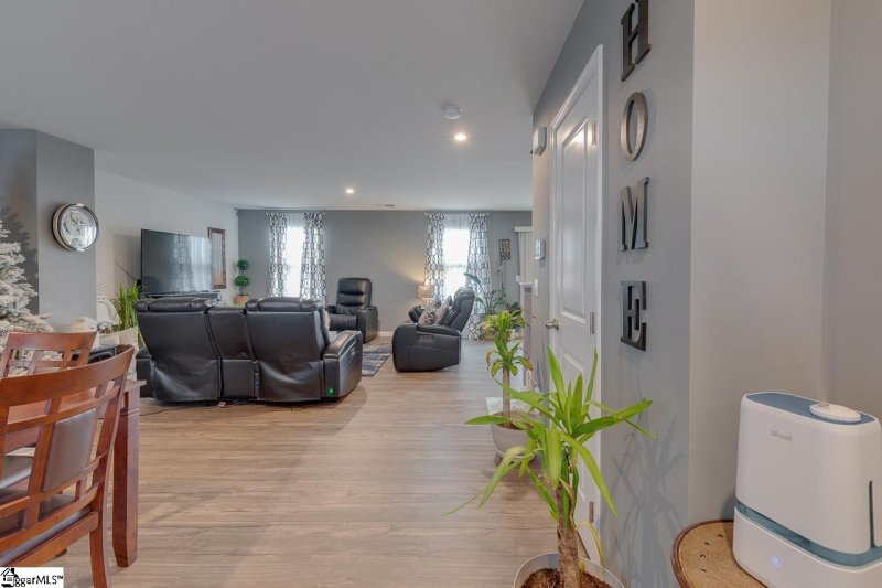 Property image 5 at 811 Danforth Drive, Greenville, SC 29617